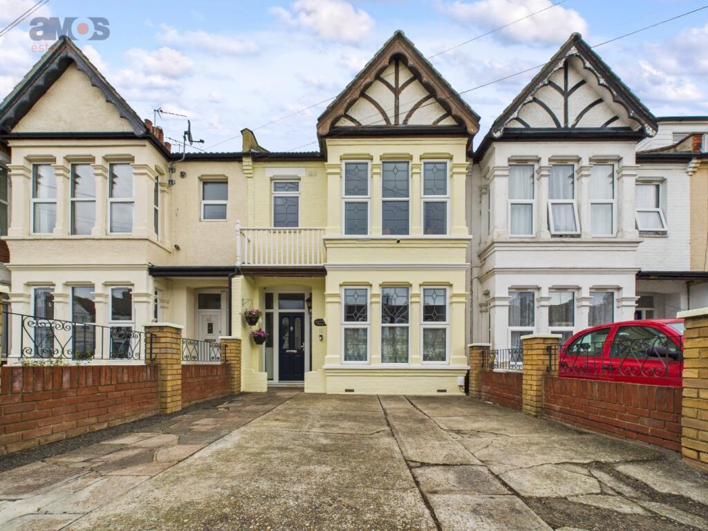 5-bed terraced on Lovelace Gardens, Southend-On-Sea, Essex, £450,000