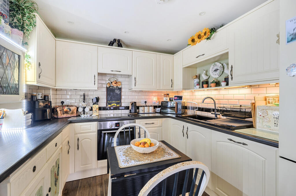 Apartment in Poole - View 5