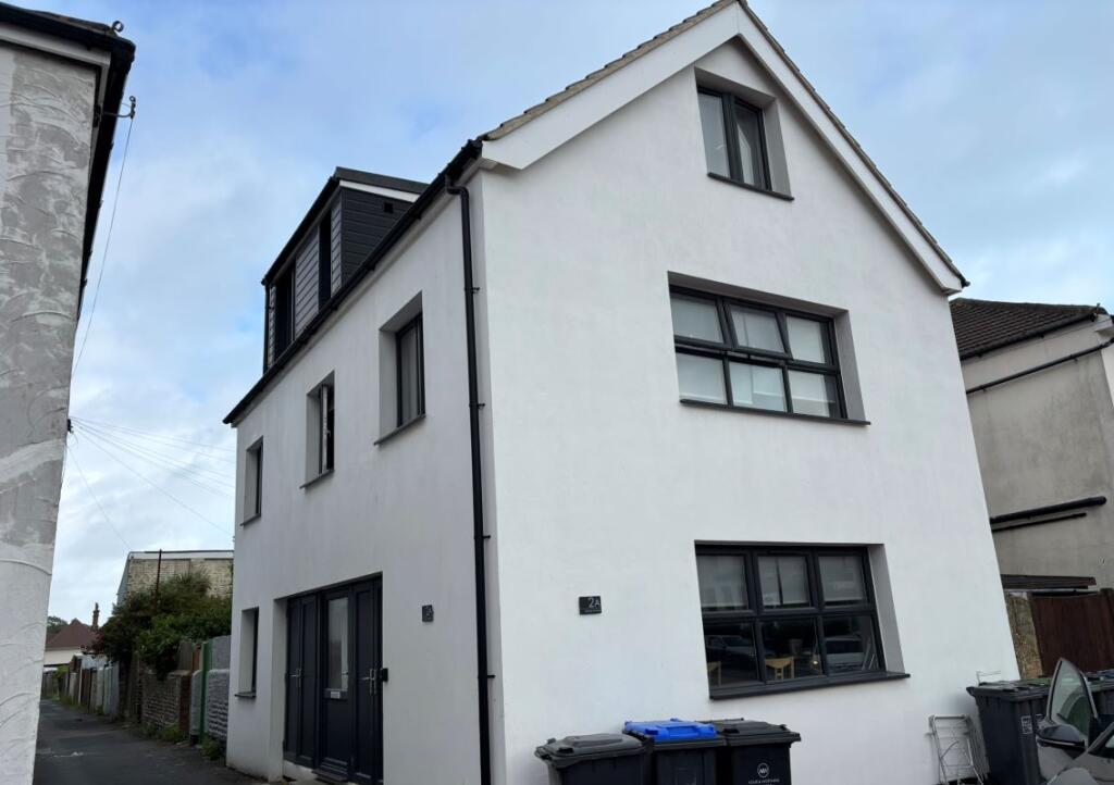 Main image of property: 2A Newland Street, Worthing, BN11 1JU