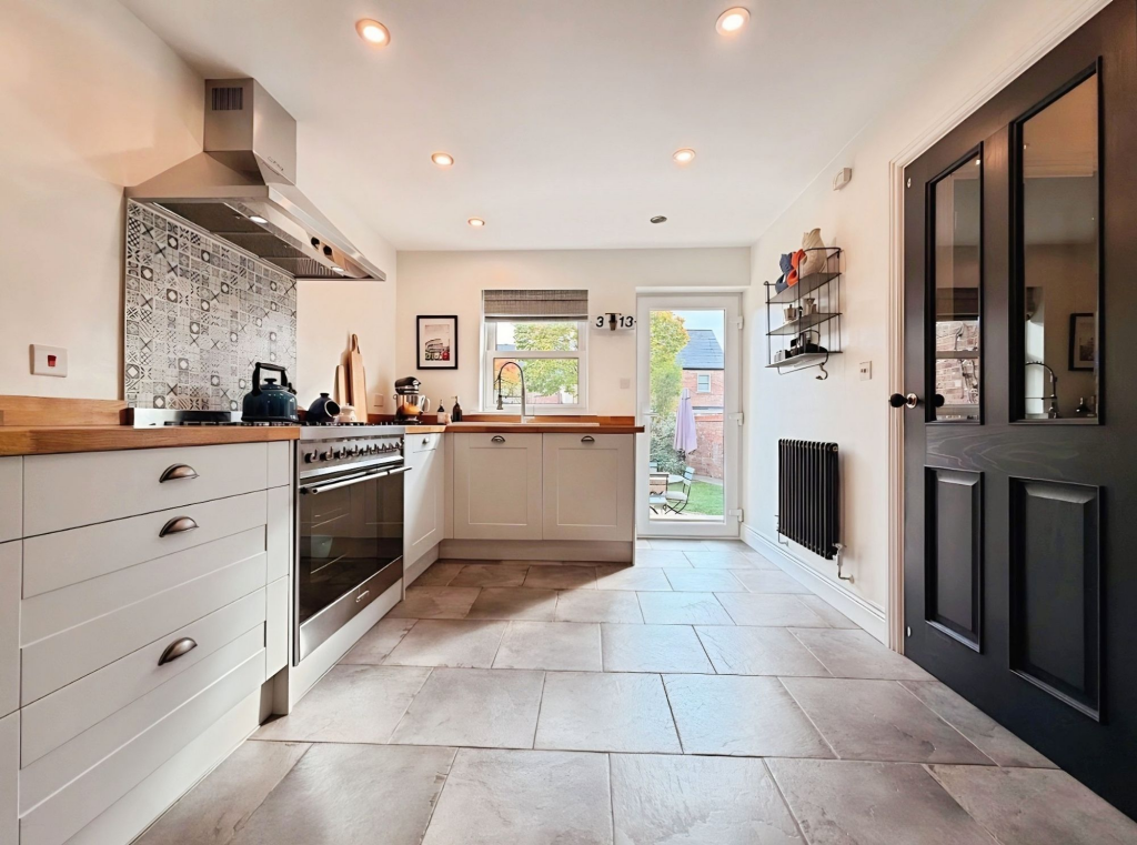 House in Swindon - View 4