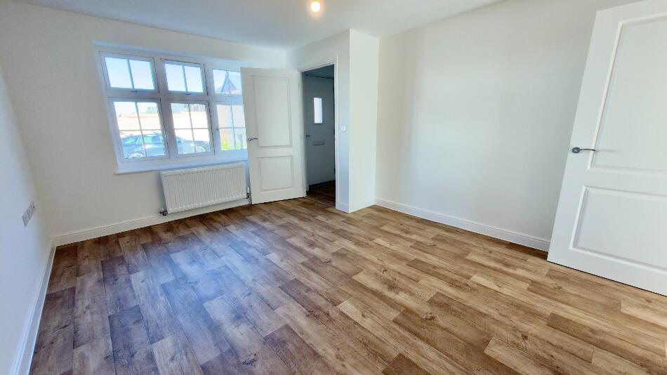 House in Luton - View 5