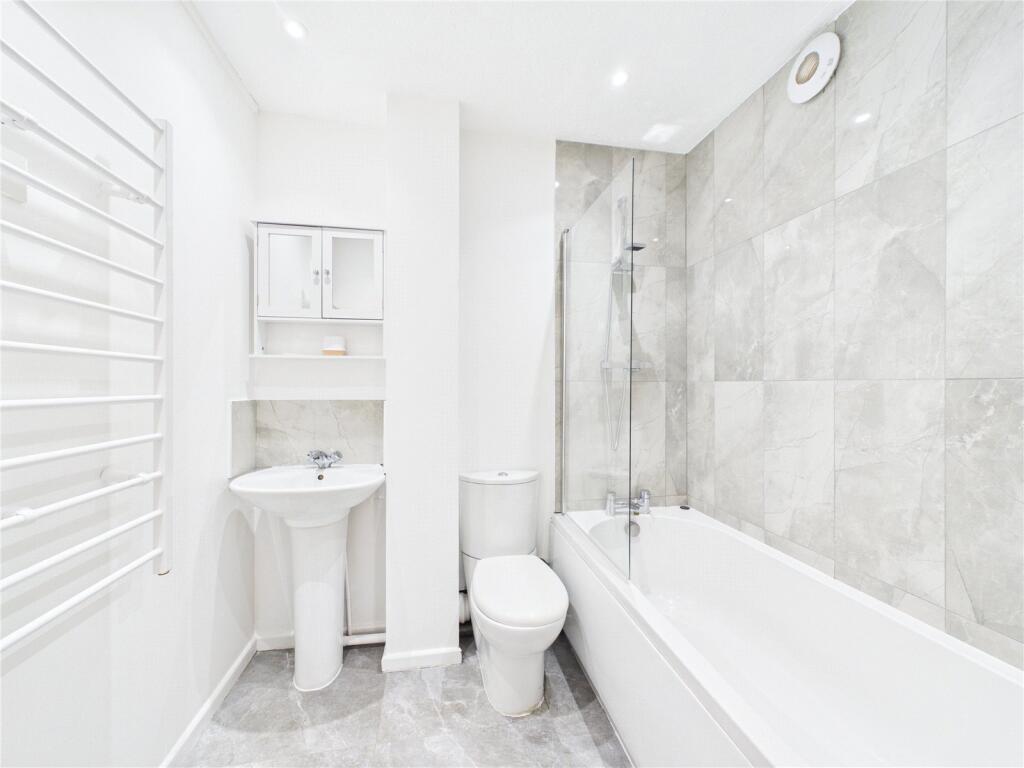 Apartment in Bracknell - More