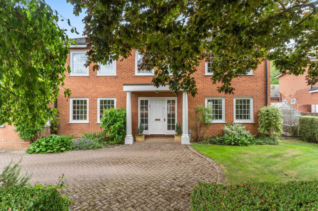 Royal Oak Close, Chipping, Buntingford, SG9 0PF photo 2