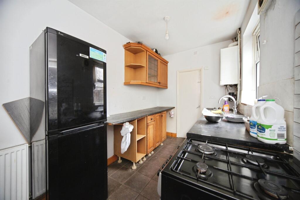 House in Luton - View 3