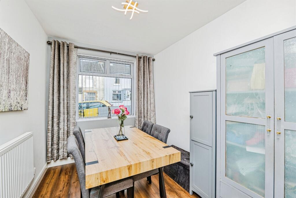 House in Cardiff, Llanharan - View 5