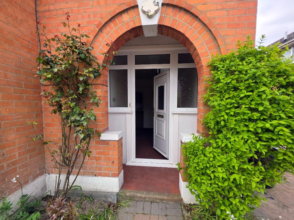 House in Christchurch, Iford, Fairmile - More