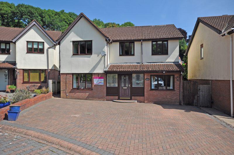 Main image of property: Superb Family House, Ffos-Y-Fran, Bassaleg