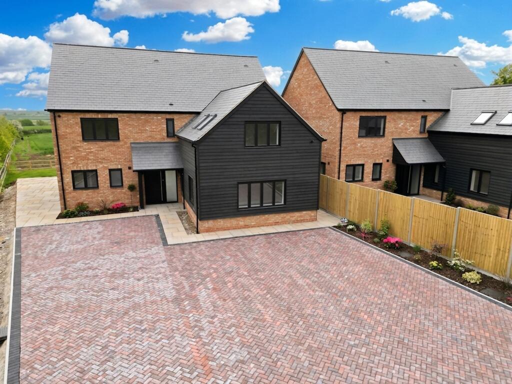 Main image of property: Benthill Farm, London Road, MK18