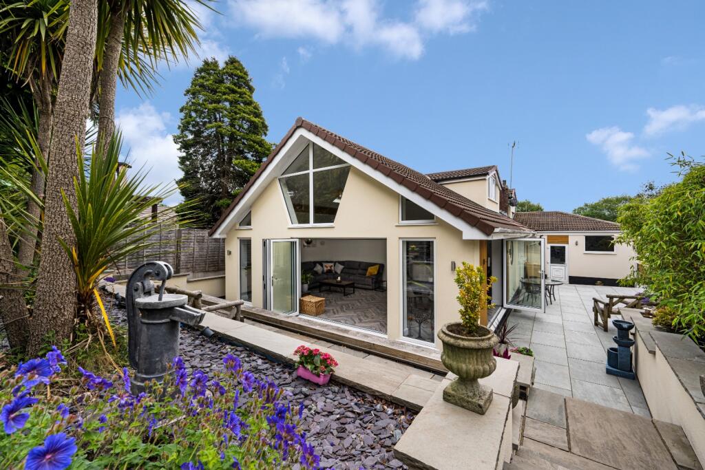 4-bed detached on Hillside Avenue, Bromley Cross, Bolton, BL7 9, £500,000