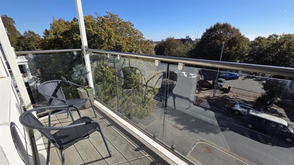 Apartment in Brighton - View 2