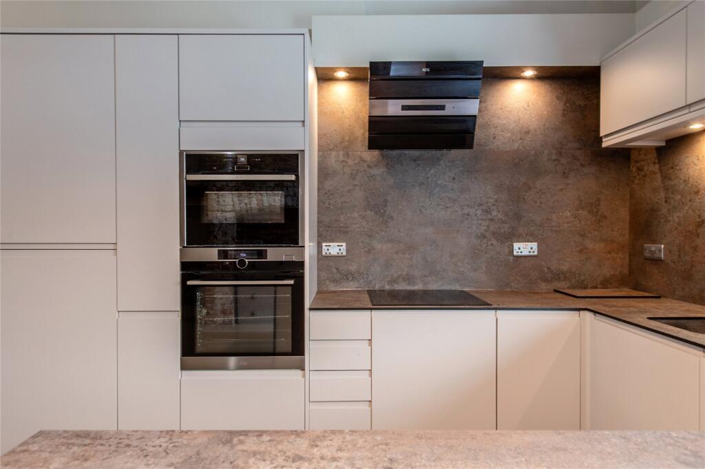 Apartment in Maidstone, Kent - View 4