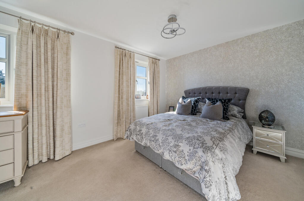 House in Mole Valley, Surrey - View 5