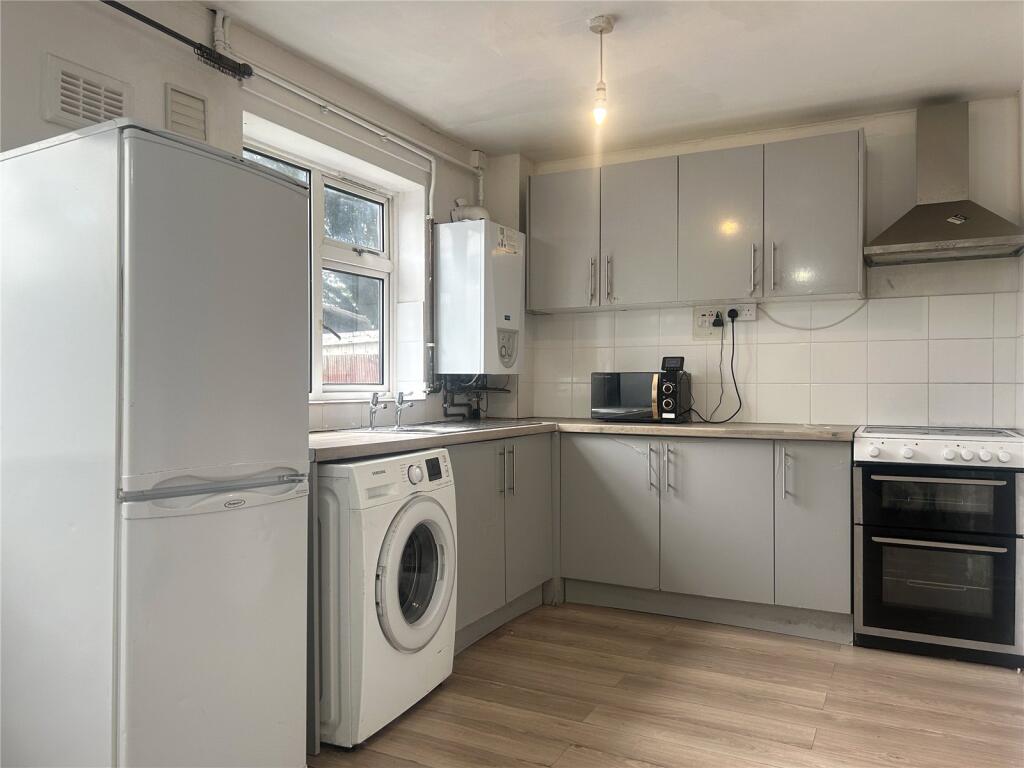 House in Oldham, Werneth - More