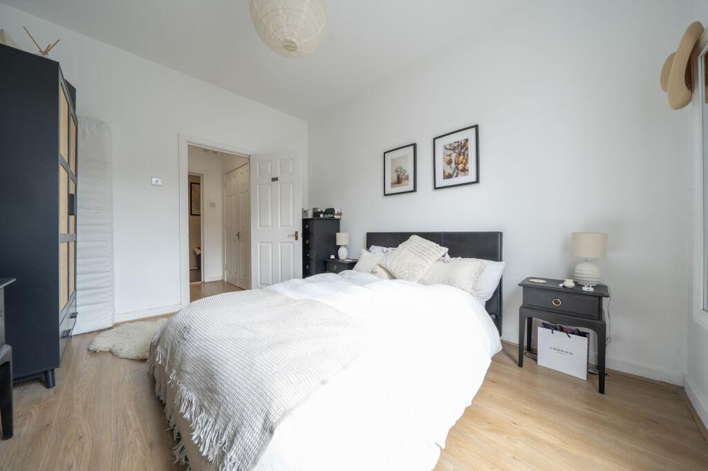 Apartment in London - View 3