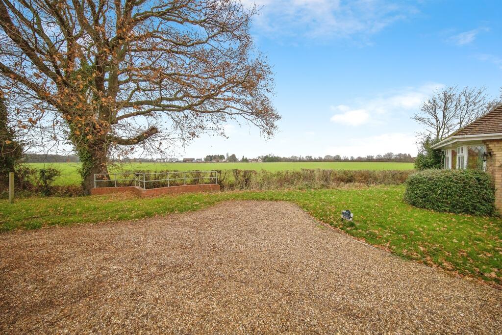 Mayfield, Leavenheath, Colchester photo 2