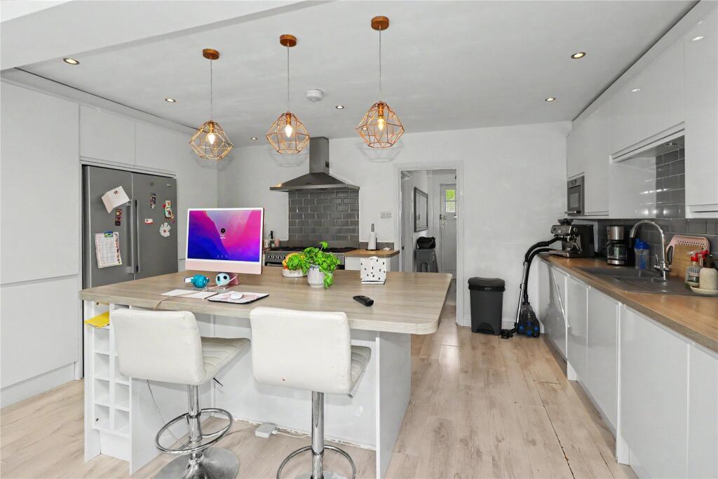 House in Woking, Surrey - View 4