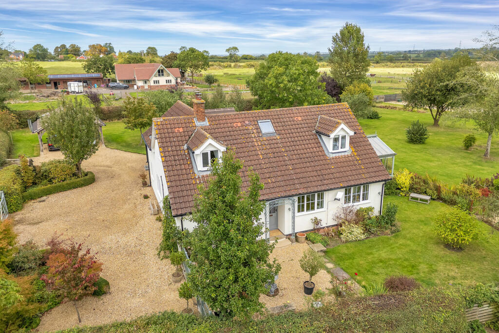3-bed detached on King Street, Nether Broughton, LE14, £1,175,000