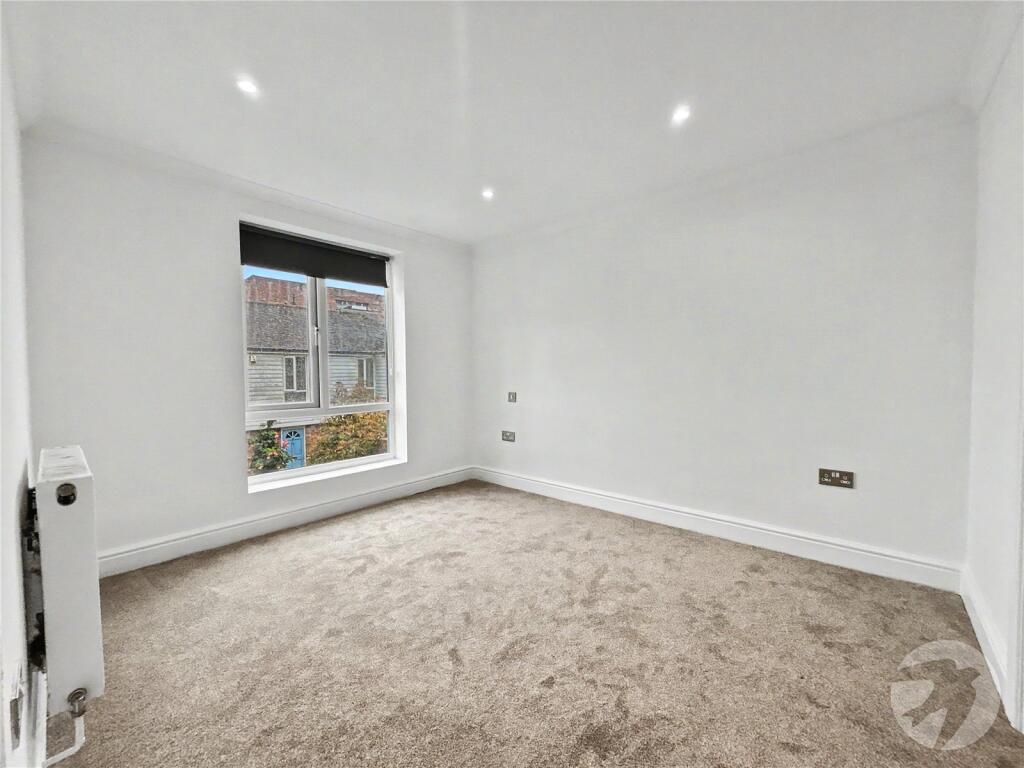 Apartment in London, Foots Cray Estate, North Cray - More