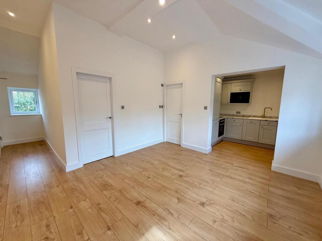 Apartment in Macclesfield, Cheshire East - More