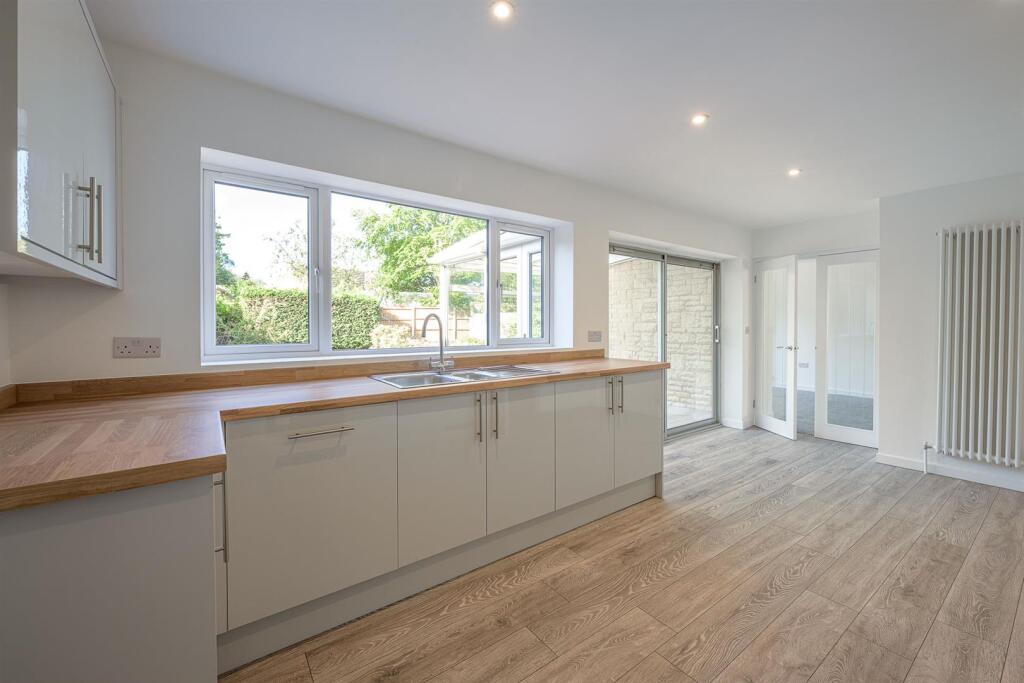 House in Dudley, West Midlands - View 4