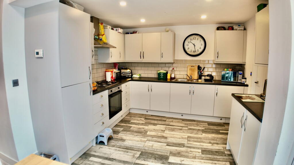 House in Cardiff, Pentre - View 3