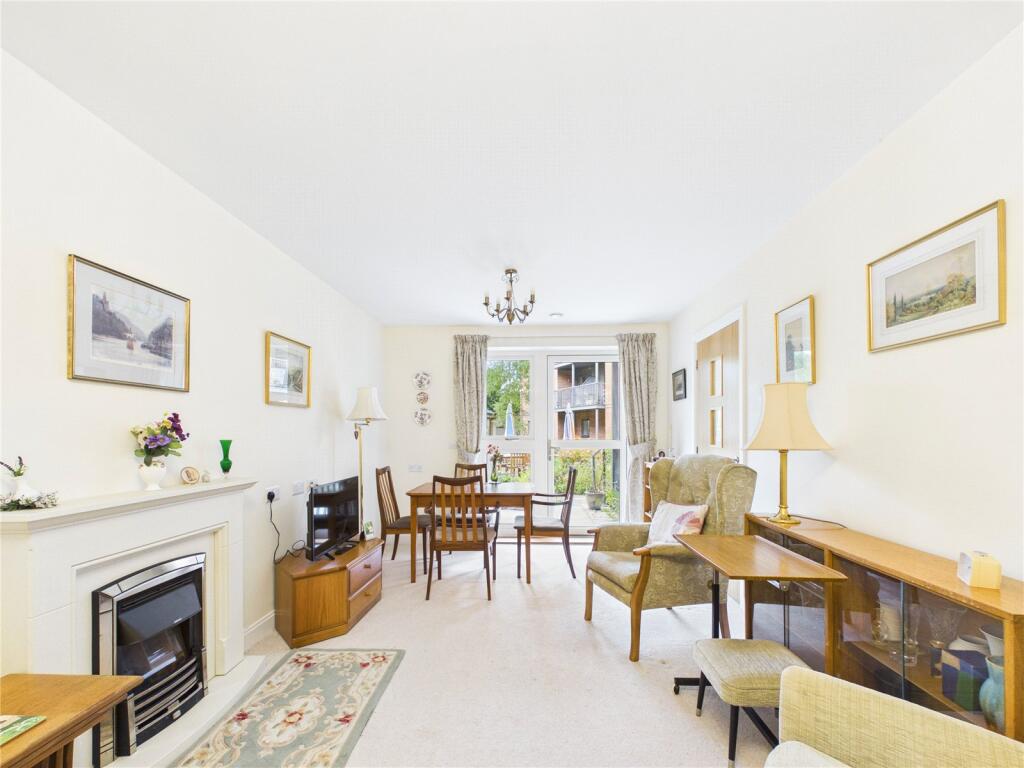 Apartment in Bristol, Hanham - View 3