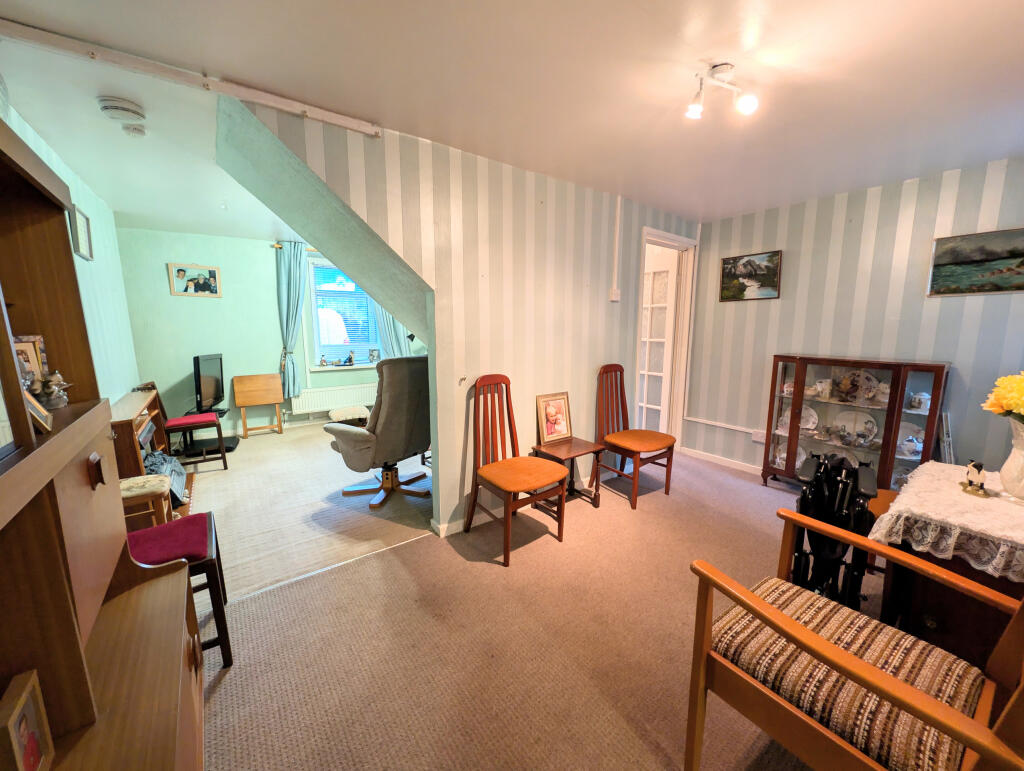House in Mountain Ash - View 4