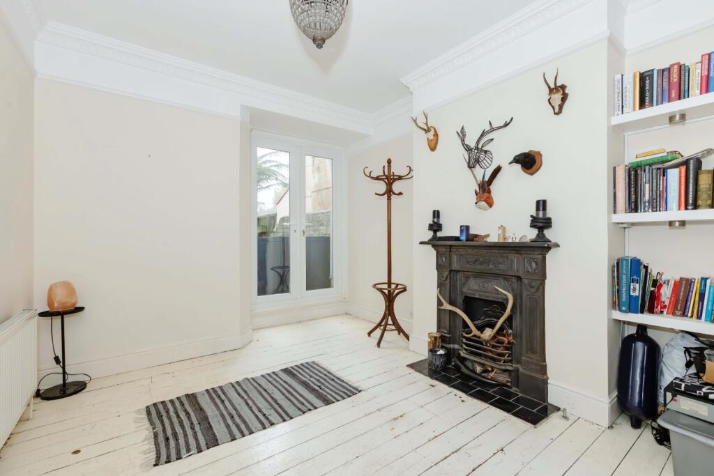 House in Worthing, West Worthing - More