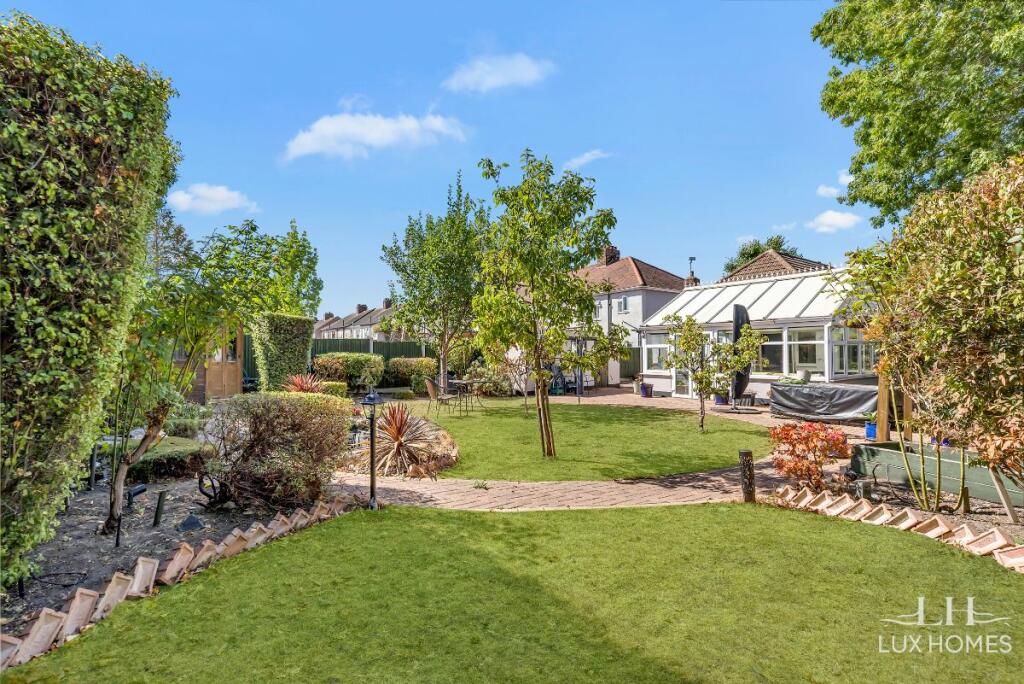 House in Romford - View 2