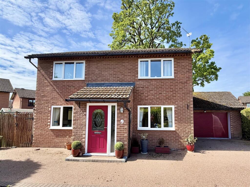 Main image of property: 5 High Oaks, Bicton Heath, Shrewsbury, SY3 5AX