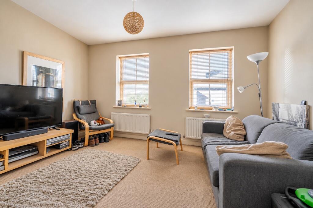 Apartment in Luton - View 3