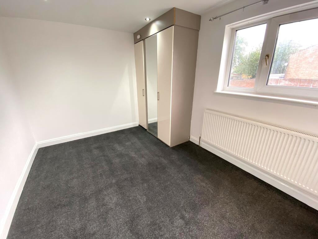 House in Birmingham, West Midlands - More