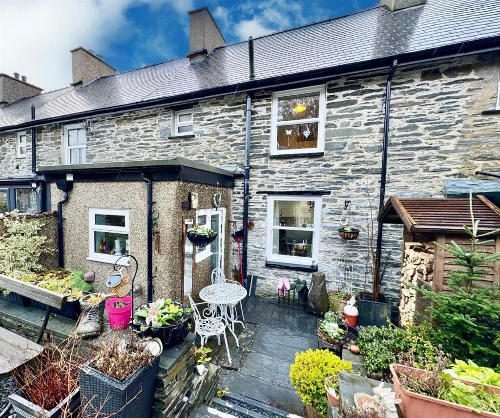 Prince Llewelyn Terrace, Dolwyddean photo 2