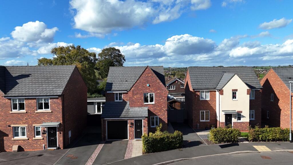 3-bed detached on Augustus Way, Cheadle, ST10, £280,000