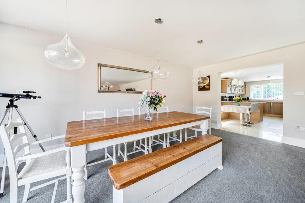 House in Old Windsor, Windsor and Maidenhead - More