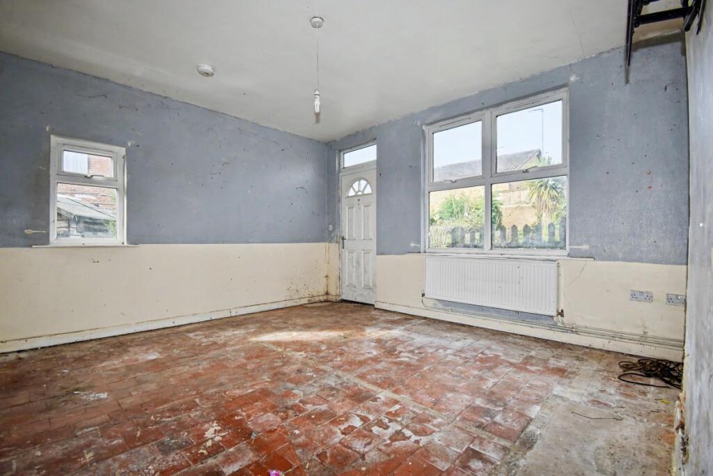 House in Wakefield, Hemsworth - View 4