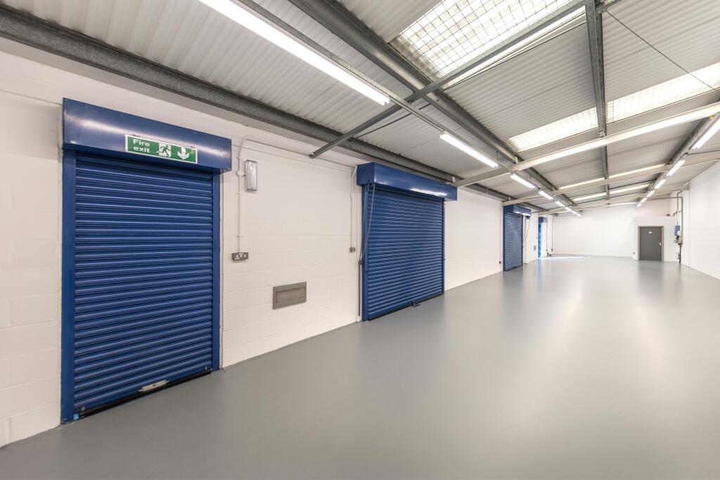 2019-Units 922 - 923 - Yeovil Road - STE -2955.jpg