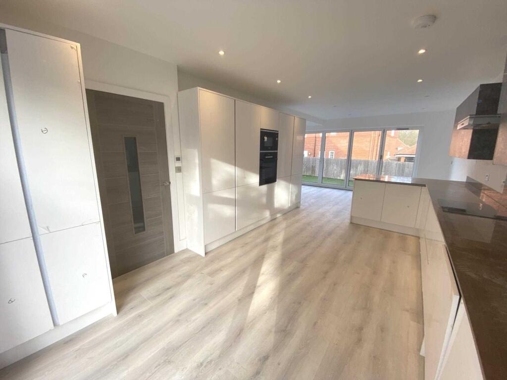 House in Enfield - View 4