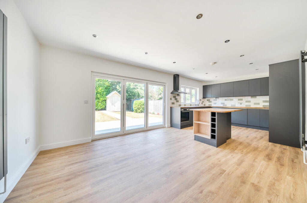 House in Worthing, West Sussex - View 3