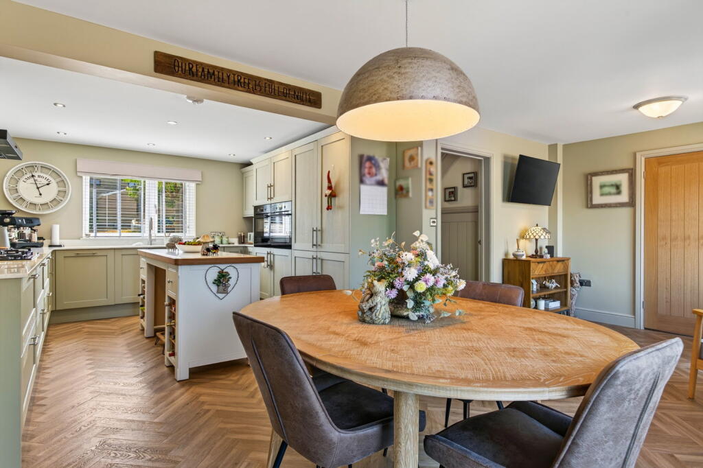 The Garden, East Carlton, Market Harborough, Leicestershire, LE16 8YG photo 3