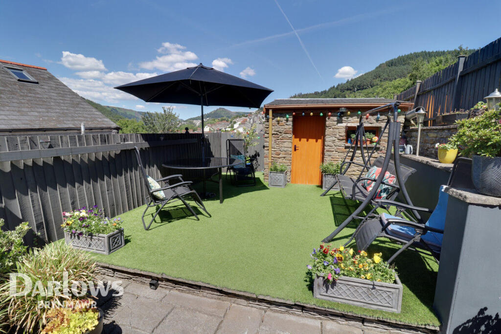 3-bed semi-detached on Hafod Fan Road, Abertillery, £180,000