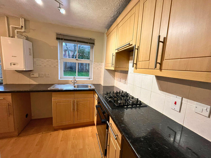 Heather Drive, Thatcham photo 5