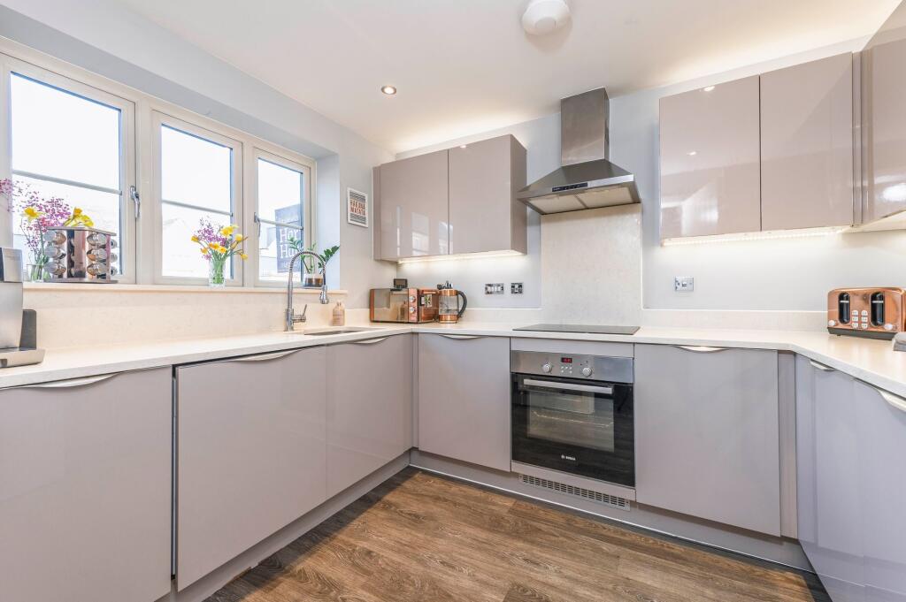 Heron Close, Bourton-On-The-Water, GL54 photo 3