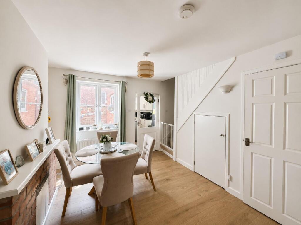 House in Gloucester - View 4