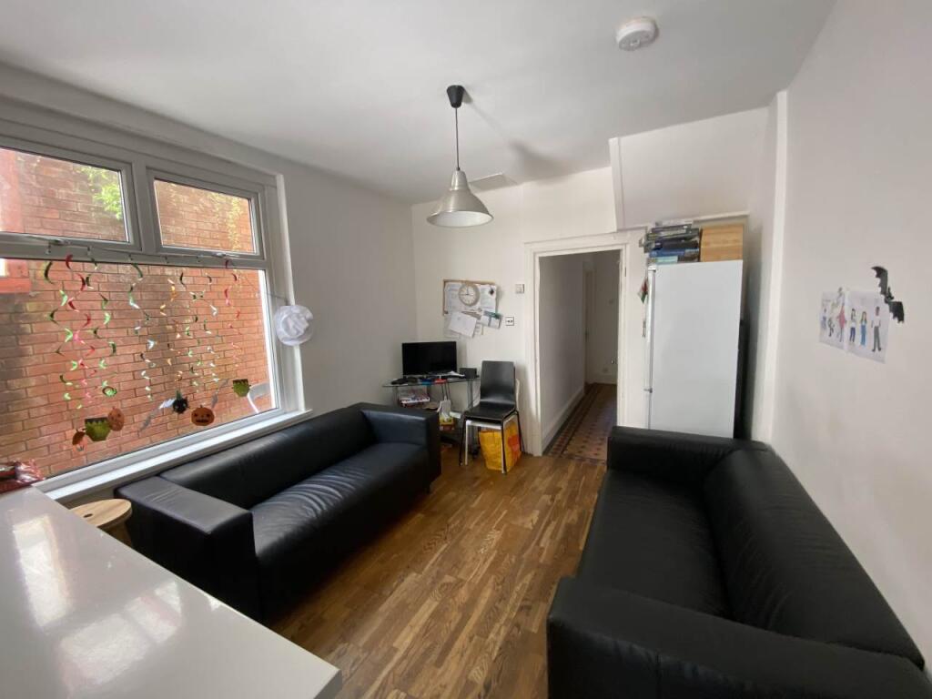 House in Cardiff - View 3