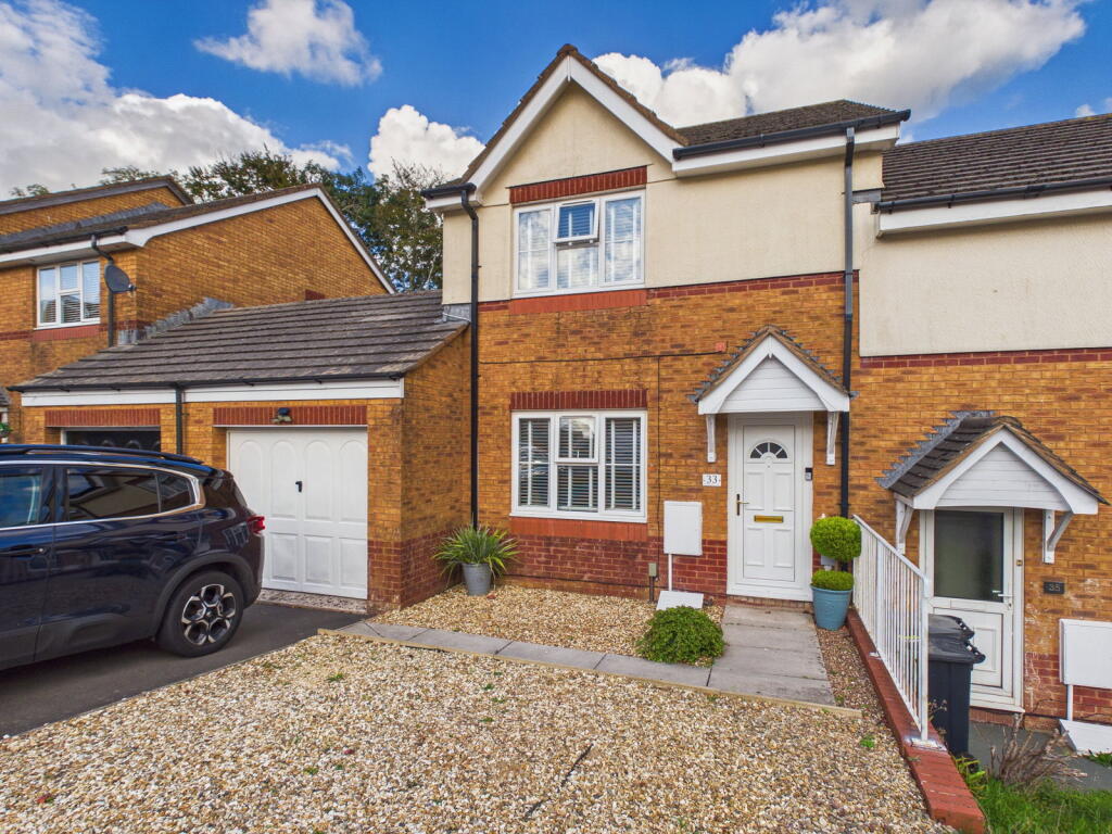 3-bed semi-detached on Mulberry Close, Paignton, £259,950