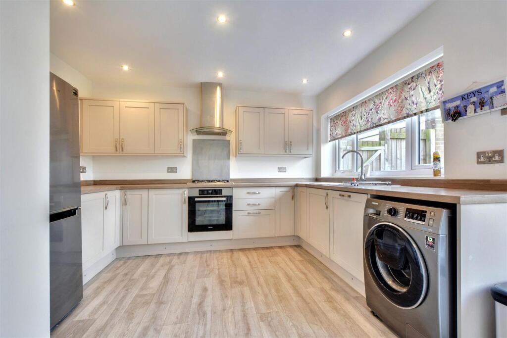 Orchard Drive, Calverton, Nottingham - View 2