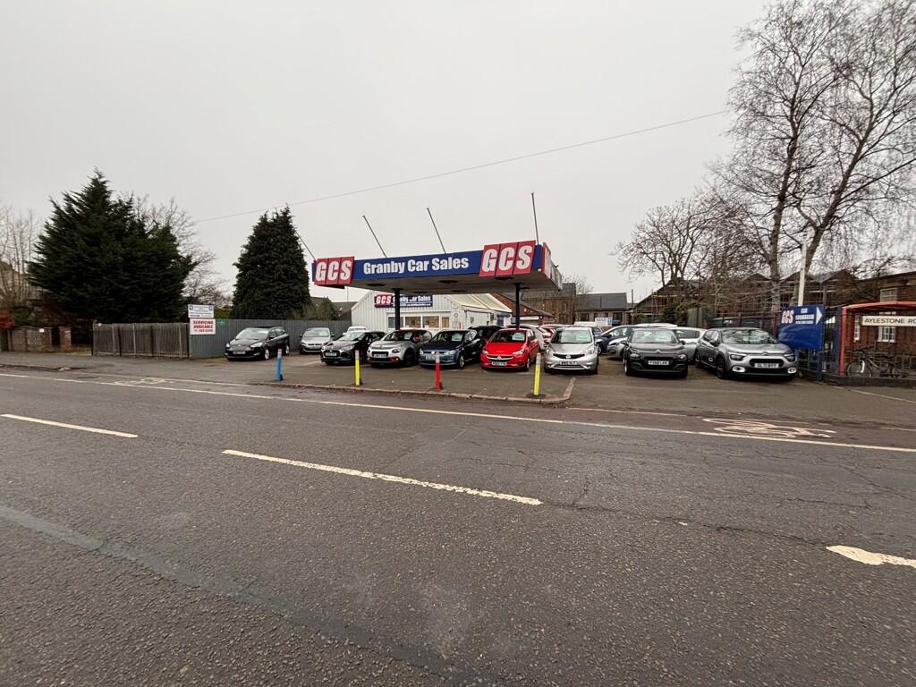 Main image of property: 625 Aylestone Road, Leicester, Leicestershire, LE2 8TF