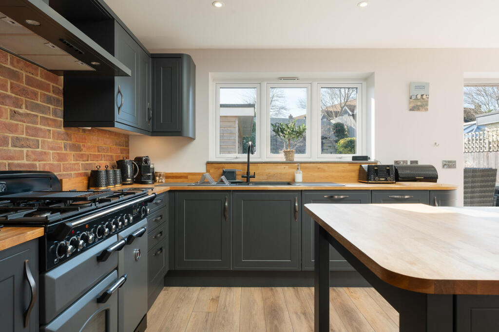 Raven Way, Mudeford photo 5