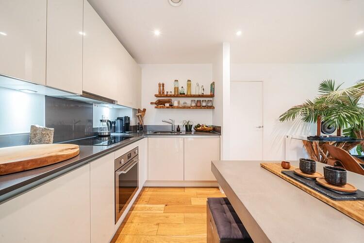 Apartment in London - More